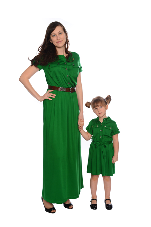 Одинаковые платья для мамы и дочки "Изумрудное вдохновение", комплект