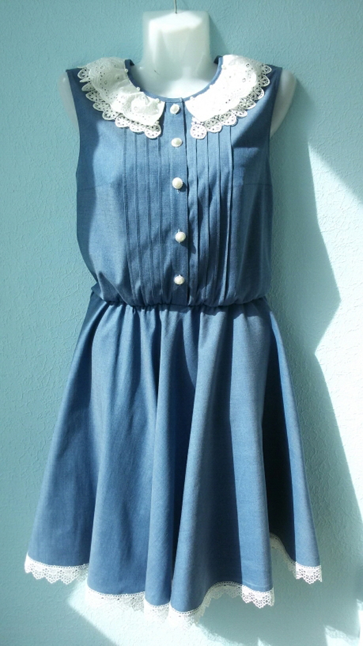Одинаковые платья из джинсовой ткани с кружевом (1)