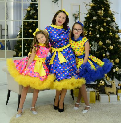 Одинаковая одежда для всей семьи (Горохи) — нарядные детские платья для девочек | Интернет-магазин платьев для девочек «12 кг Счастья»