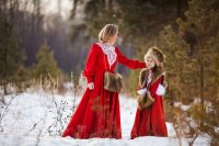 Платья в русском стиле для мамы и дочки